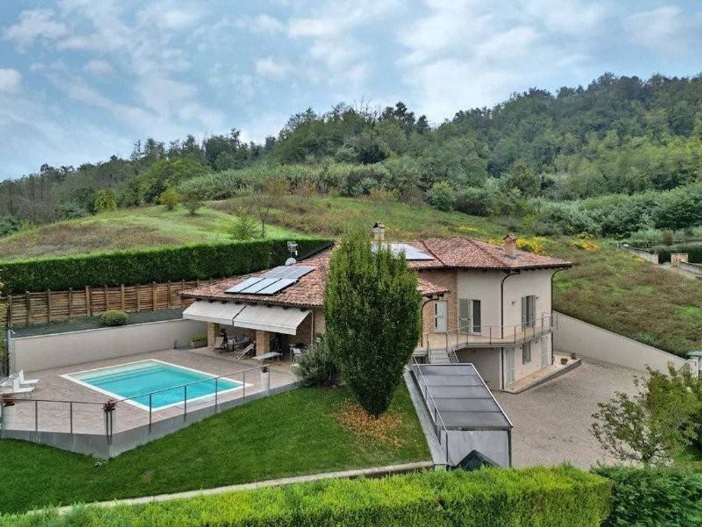 Luxury House for sale in Corneliano d'Alba, 1 160 000 €, Photo 1