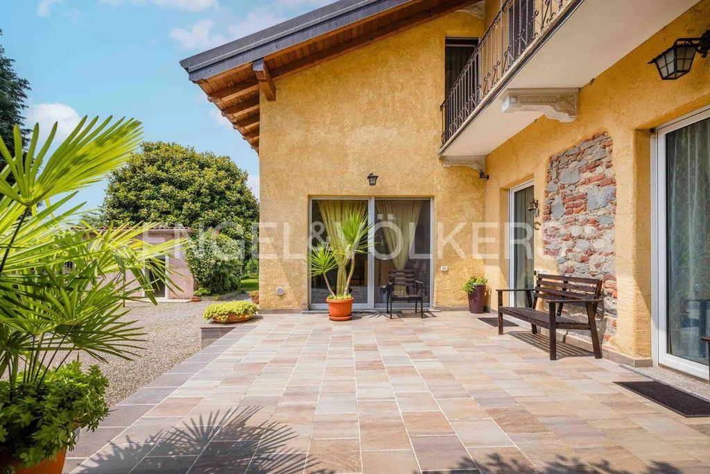 Luxury House for sale in Agrate Conturbia, 410 000 €, Photo 3