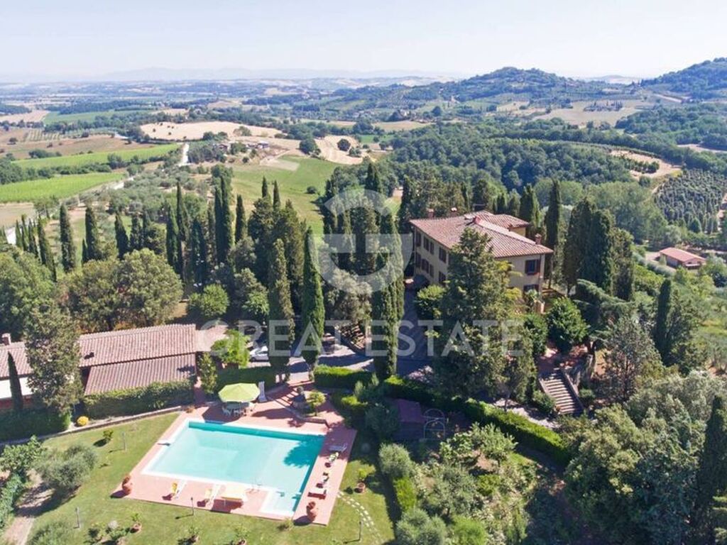 Luxury House for sale in Chiusi, 1 600 000 €, Photo 1
