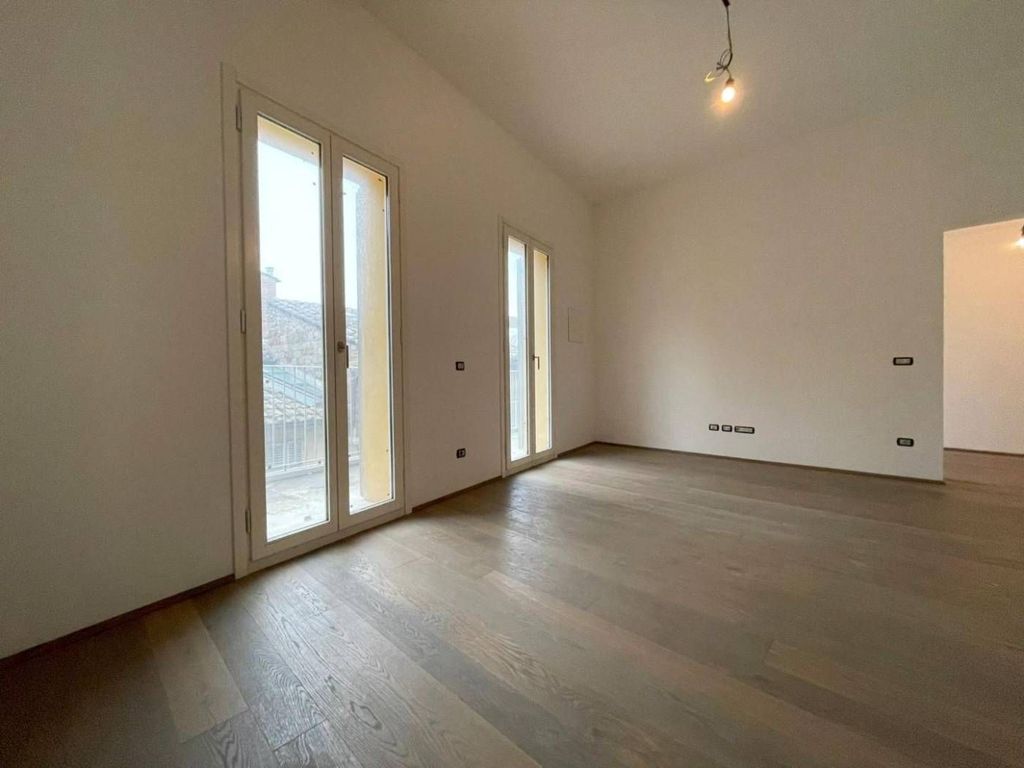 Luxury Apartment for sale in Siena, 850 000 €, Photo 2
