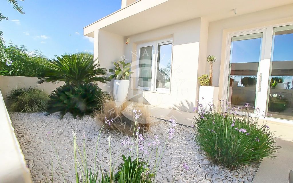 Maison de luxe à vendre à Marina Di Ragusa, 550 000 €, Photo 1