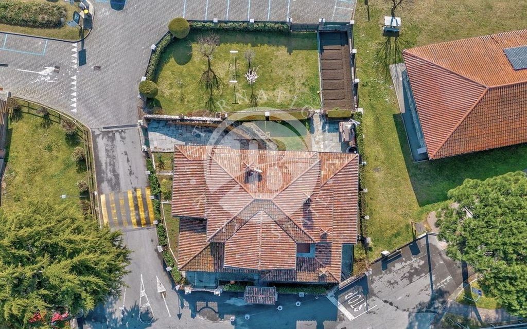 Maison de luxe à vendre à Como, 1 400 000 €, Photo 1