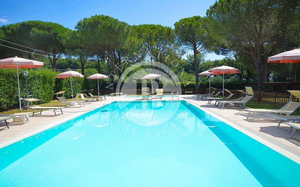 Maison de luxe à vendre à Tuoro Sul Trasimeno, 1 490 000 €, Photo 1