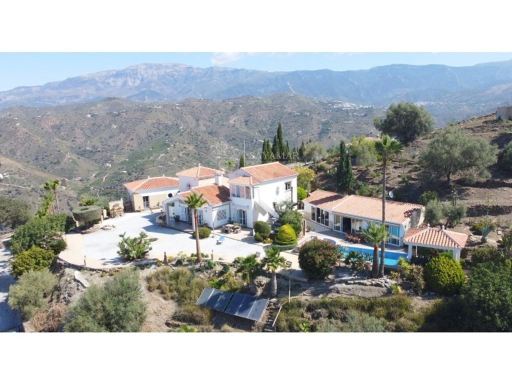 Luxury House for sale in Sayalonga, 1 350 000 €, Photo 1