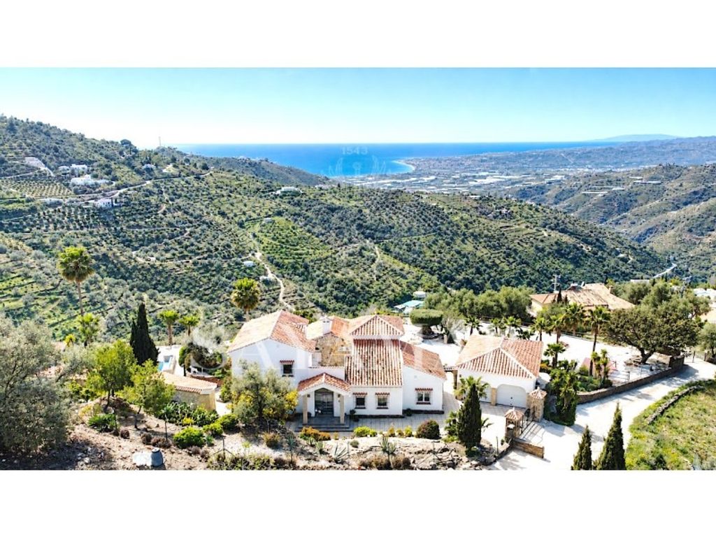 Luxury House for sale in Sayalonga, 1 350 000 €, Photo 1