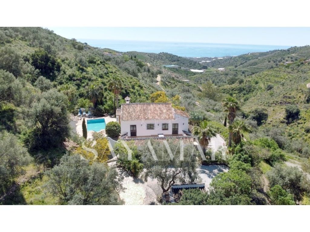 Luxury House for sale in Sayalonga, 490 000 €, Photo 1