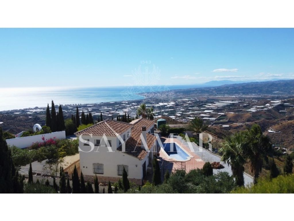 Luxury House for sale in Sayalonga, 595 000 €, Photo 1