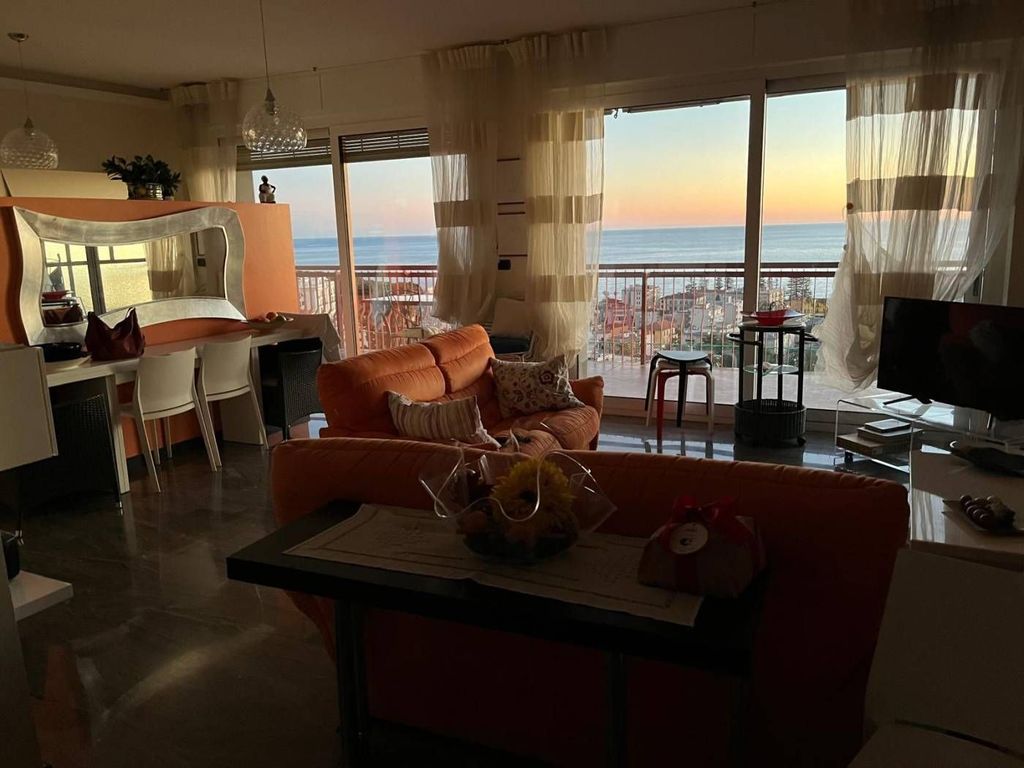 Luxury Apartment for sale in Bordighera, 1 600 000 €, Photo 1