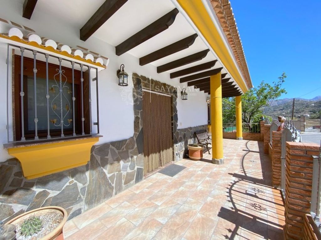 Luxury House for sale in Sayalonga, 575 000 €, Photo 2