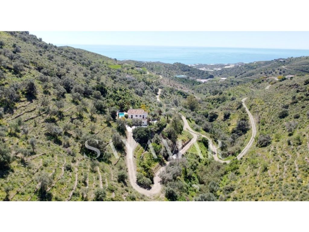 Luxury House for sale in Sayalonga, 490 000 €, Photo 2
