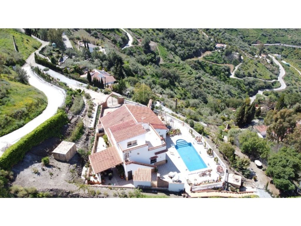 Luxury House for sale in Sayalonga, 540 000 €, Photo 7