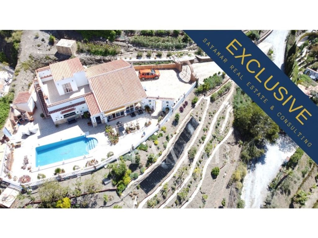 Luxury House for sale in Sayalonga, 540 000 €, Photo 2
