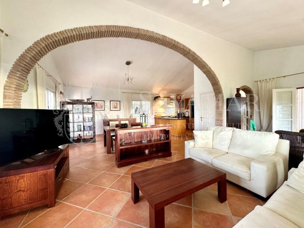 Maison de luxe à vendre à Sayalonga, 440 000 €, Photo 3