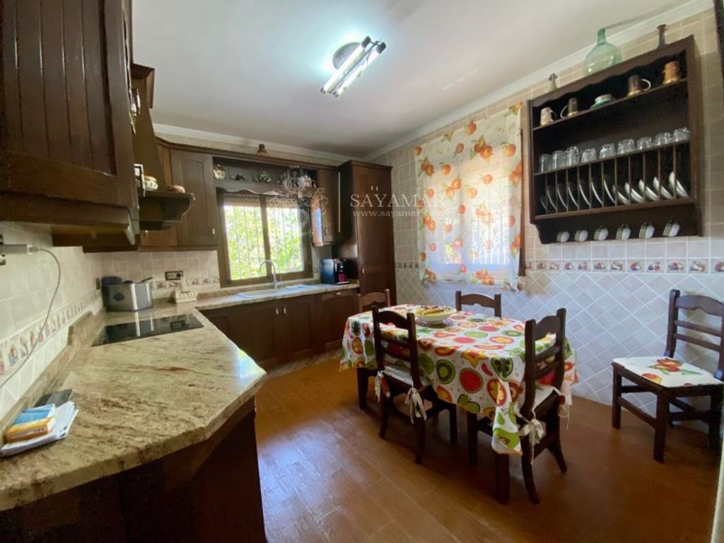Luxury House for sale in Sayalonga, 575 000 €, Photo 6