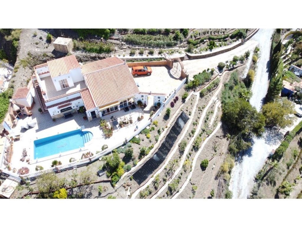 Luxury House for sale in Sayalonga, 540 000 €, Photo 5