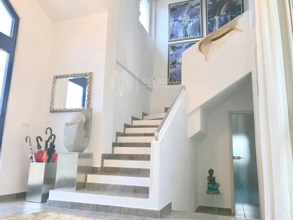 Luxury House for sale in Sayalonga, 1 350 000 €, Photo 5
