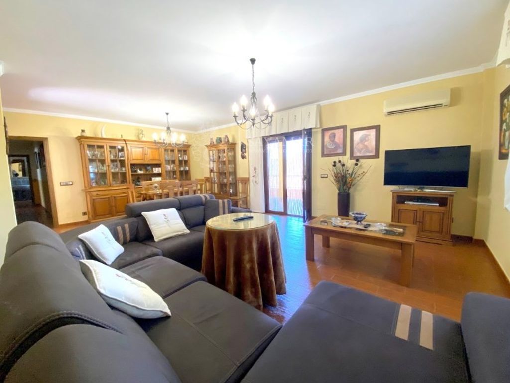 Luxury House for sale in Sayalonga, 575 000 €, Photo 4