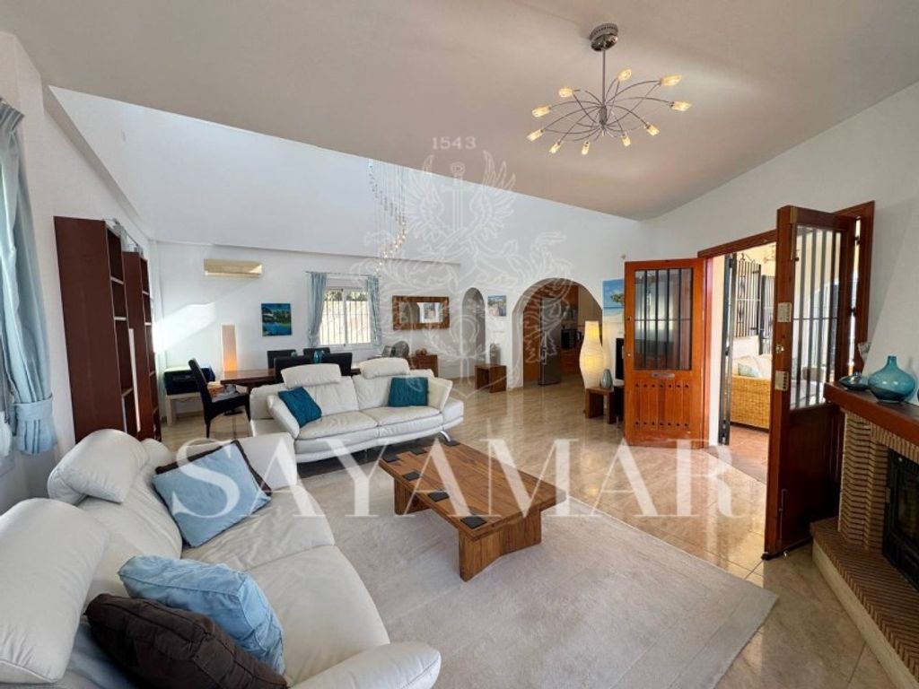 Luxury House for sale in Sayalonga, 595 000 €, Photo 7