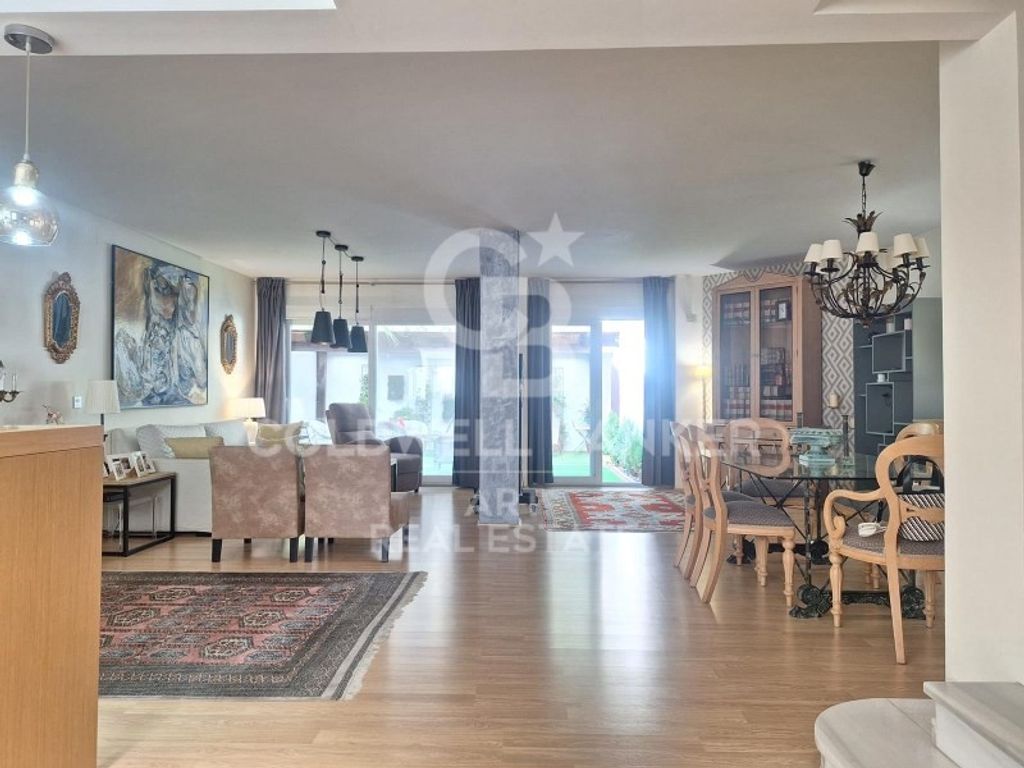 Luxury House for sale in Marbella, 698 000 €, Photo 2