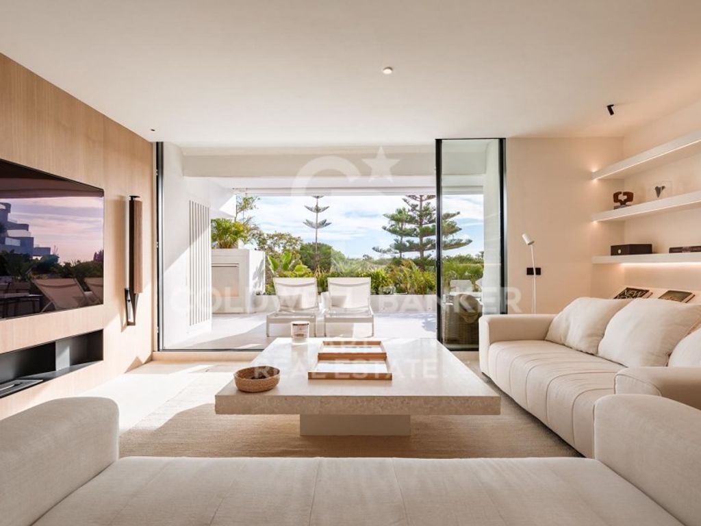 Luxury Apartment for sale in Marbella, 1 980 000 €, Photo 2