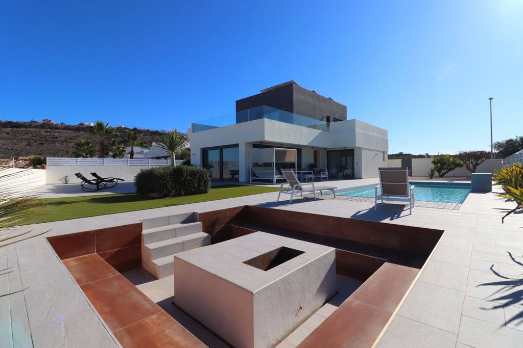 Luxury House for sale in Benijofar, 695 000 €, Photo 1