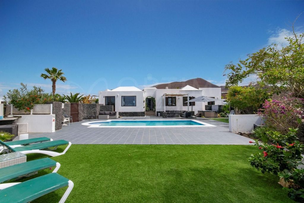 Luxury House for sale in Las Breñas, 690 000 €, Photo 3