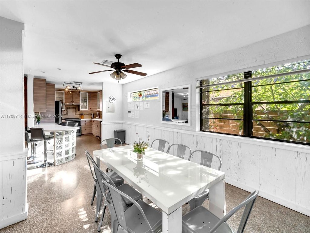 Luxury House for sale in Hollywood, 469 455 €, Photo 5