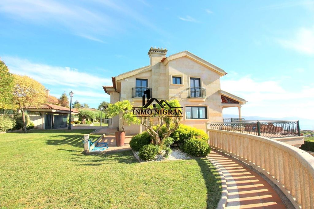 Luxury House for sale in Nigrán, 1 400 000 €, Photo 1