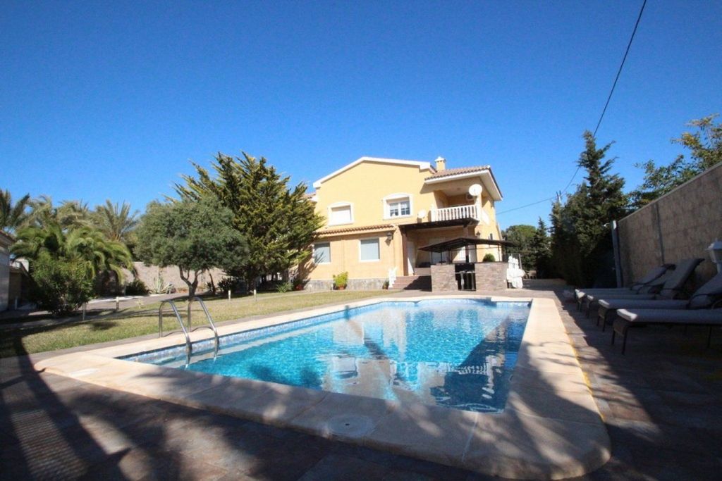 Maison de luxe à vendre à Cabo Roig, 1 250 000 €, Photo 1