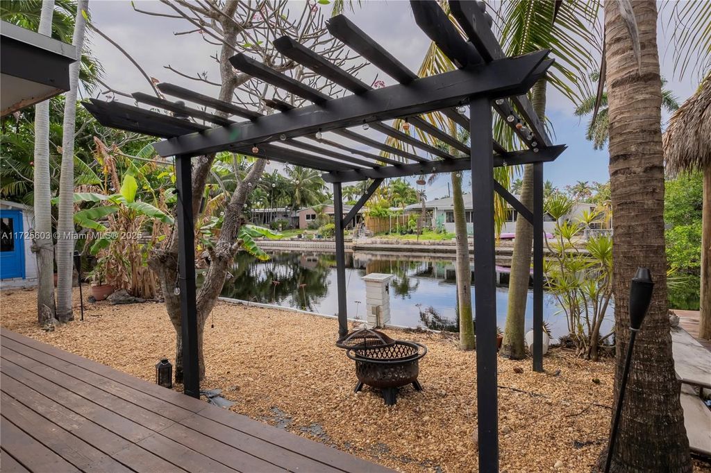 Luxury House for sale in Hollywood, 643 834 €, Photo 4