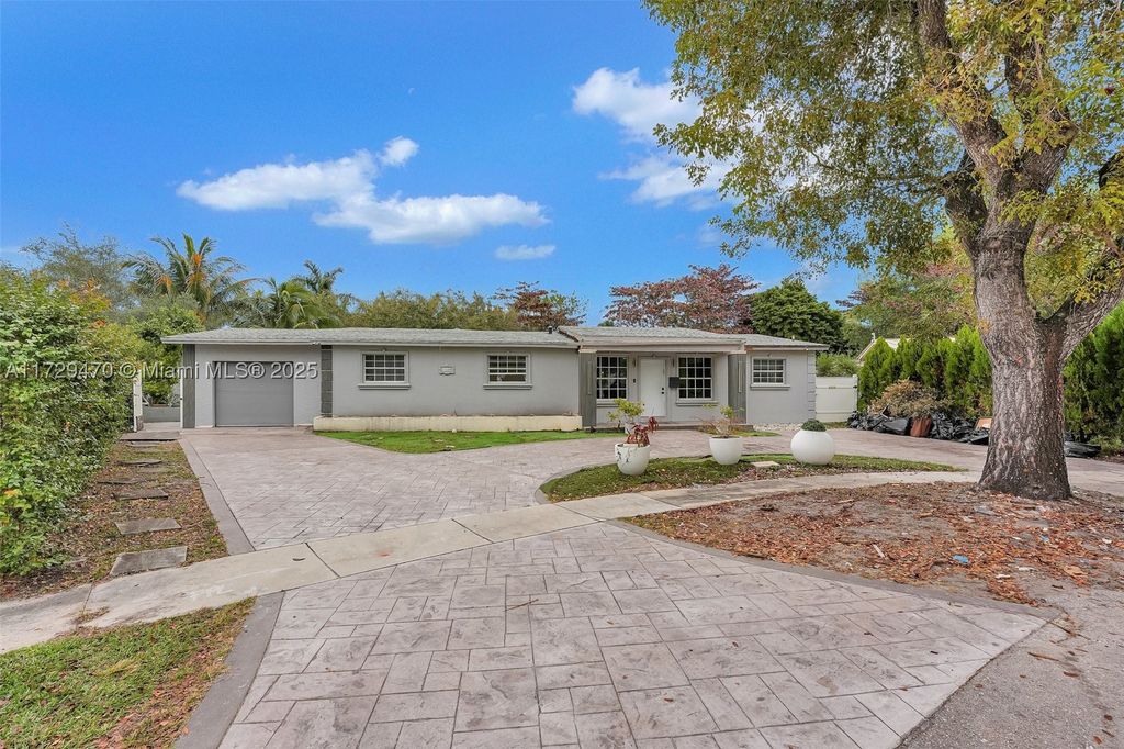 Maison de luxe à vendre à North Miami Beach, 1 025 958 €, Photo 1