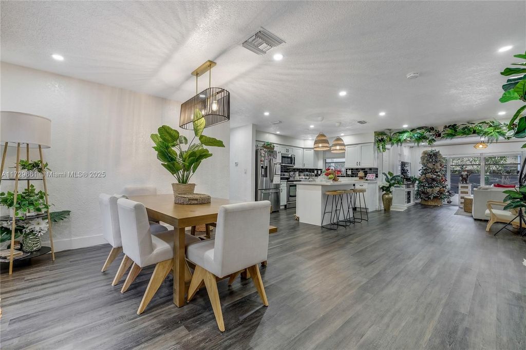 Luxury House for sale in Hollywood, 652 418 €, Photo 4