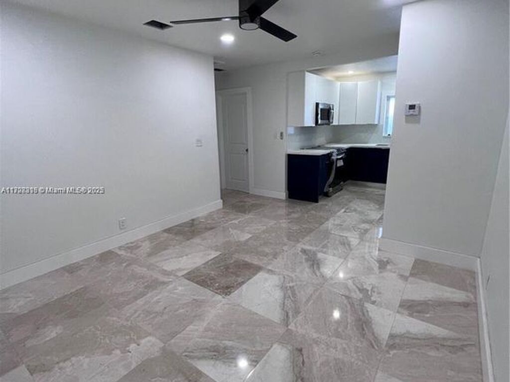 Luxury House for sale in Hollywood, 428 364 €, Photo 5