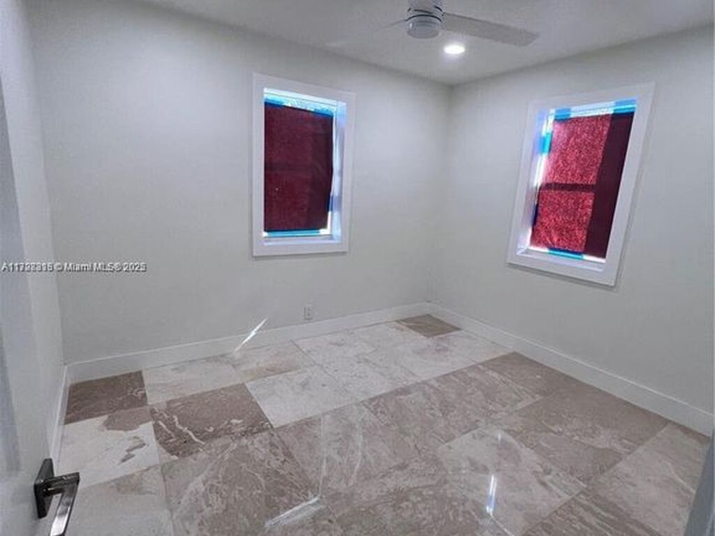 Luxury House for sale in Hollywood, 428 364 €, Photo 7