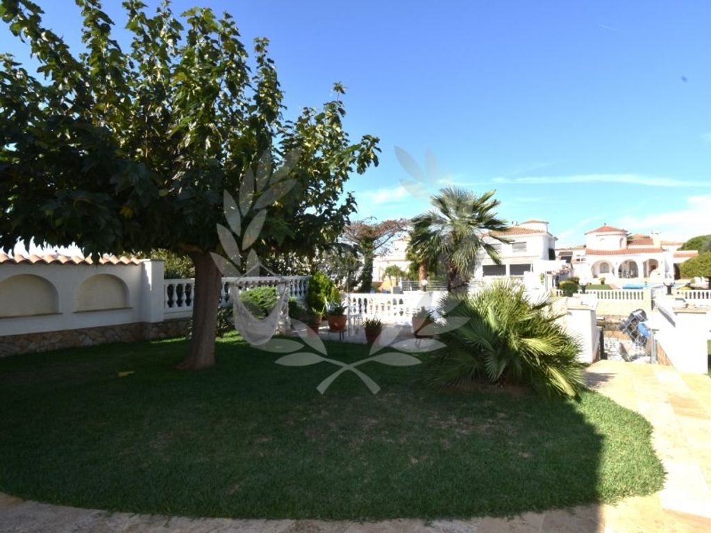 Luxury House for sale in Empuriabrava, 1 590 000 €, Photo 3