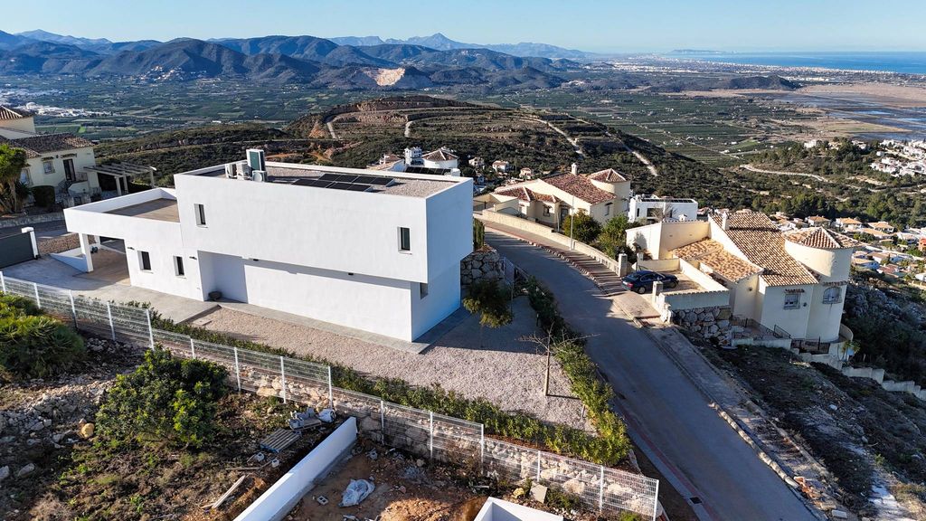 Luxury House for sale in Denia, 799 000 €, Photo 2