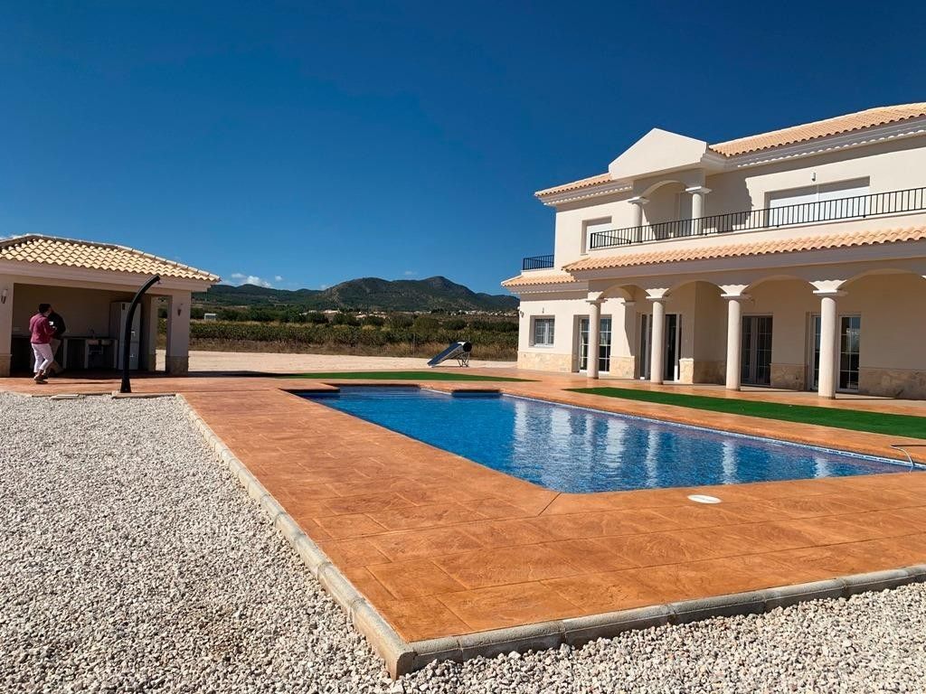 Luxury House for sale in Pinoso, 505 000 €, Photo 2