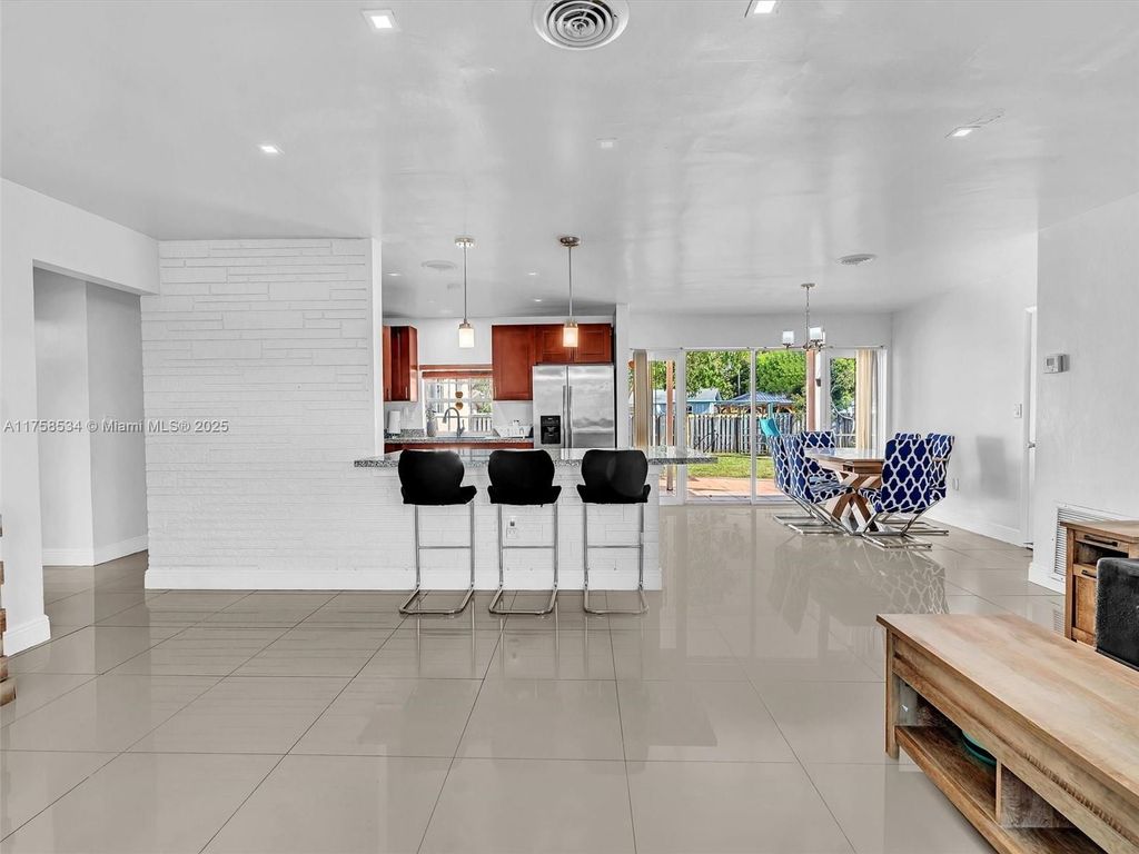 Luxury House for sale in Hollywood, 510 528 €, Photo 7