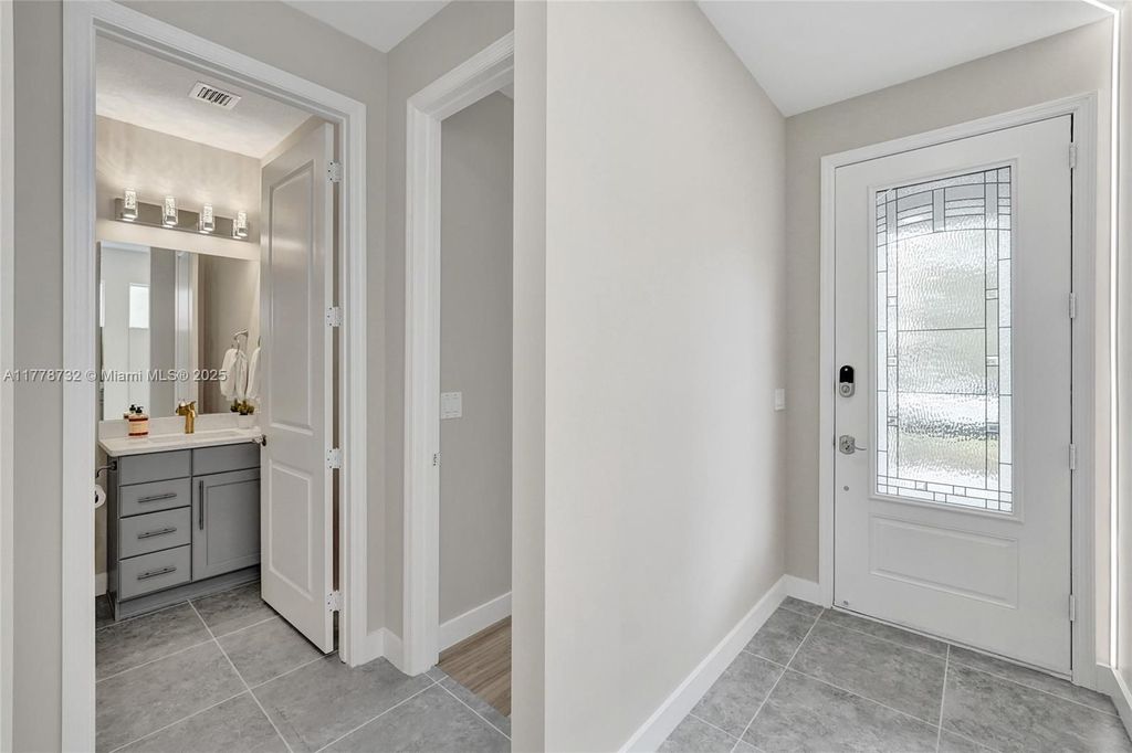 Luxury House for sale in Hollywood, 1 244 745 €, Photo 3