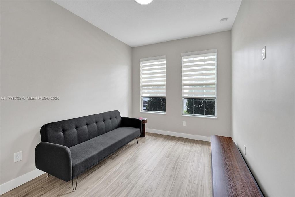 Luxury House for sale in Hollywood, 1 244 745 €, Photo 4