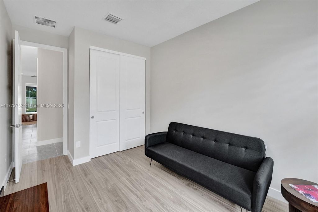 Luxury House for sale in Hollywood, 1 244 745 €, Photo 5