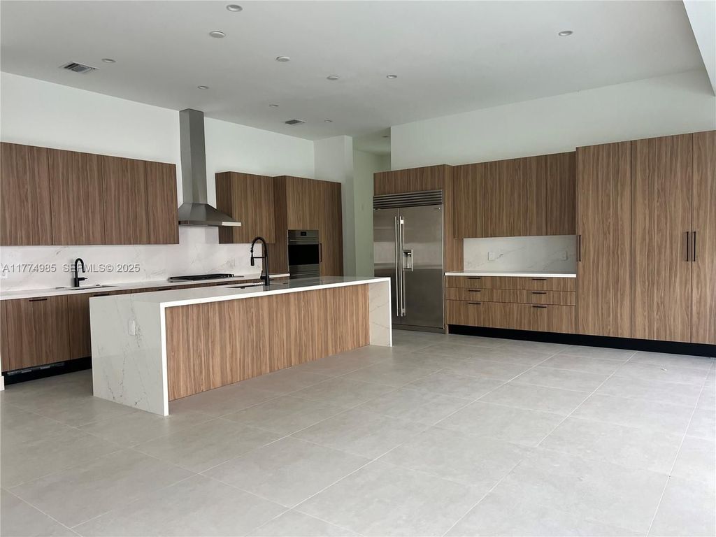 Luxury House for sale in Hollywood, 2 133 035 €, Photo 7