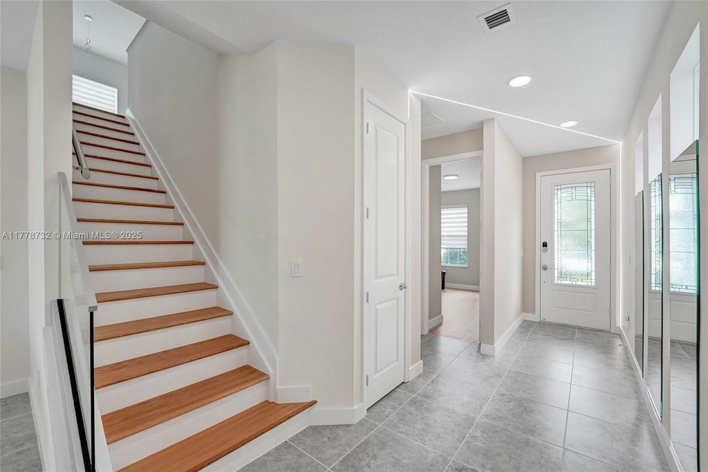 Luxury House for sale in Hollywood, 1 244 745 €, Photo 7