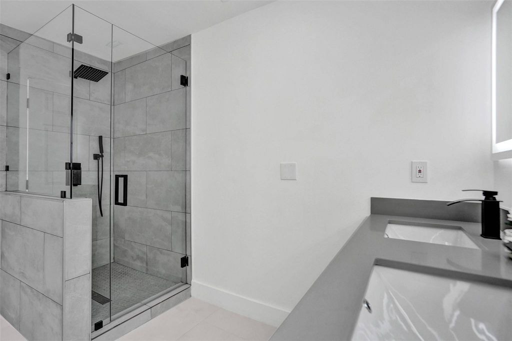 Luxury House for sale in Hollywood, 488 455 €, Photo 7