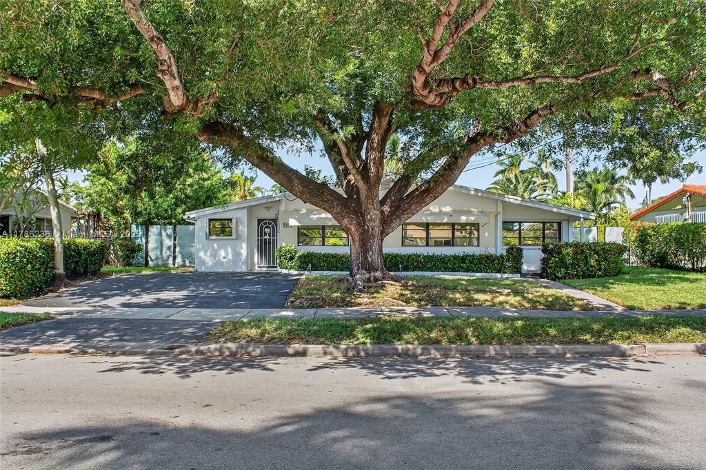 Luxury House for sale in Hollywood, 595 759 €, Photo 2