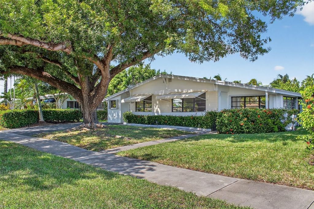 Luxury House for sale in Hollywood, 595 759 €, Photo 3