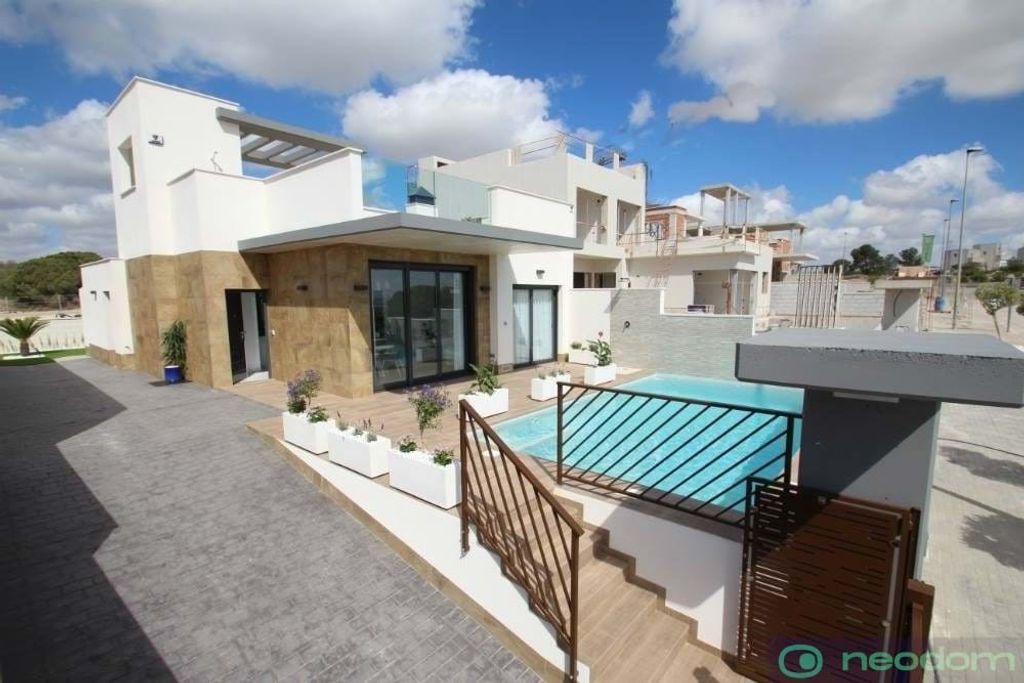 Luxury House for sale in San Miguel de Salinas, 630 000 €, Photo 3