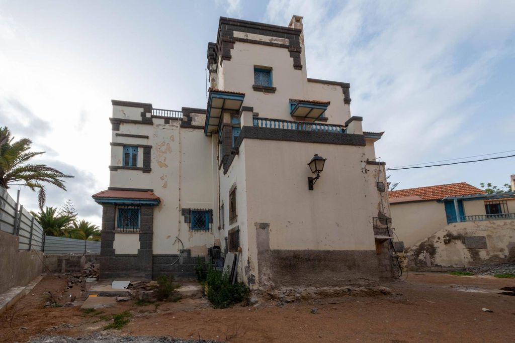 Luxury House for sale in Las Palmas de Gran Canaria, 998 000 €, Photo 4