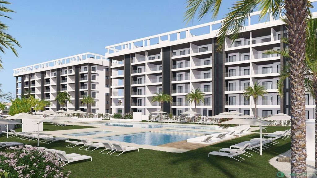 Luxury Apartment for sale in Torrevieja, 540 000 €, Photo 4
