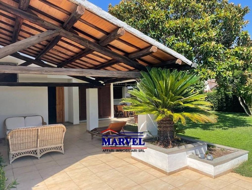Luxury House for sale in Tarquinia, 440 000 €, Photo 1
